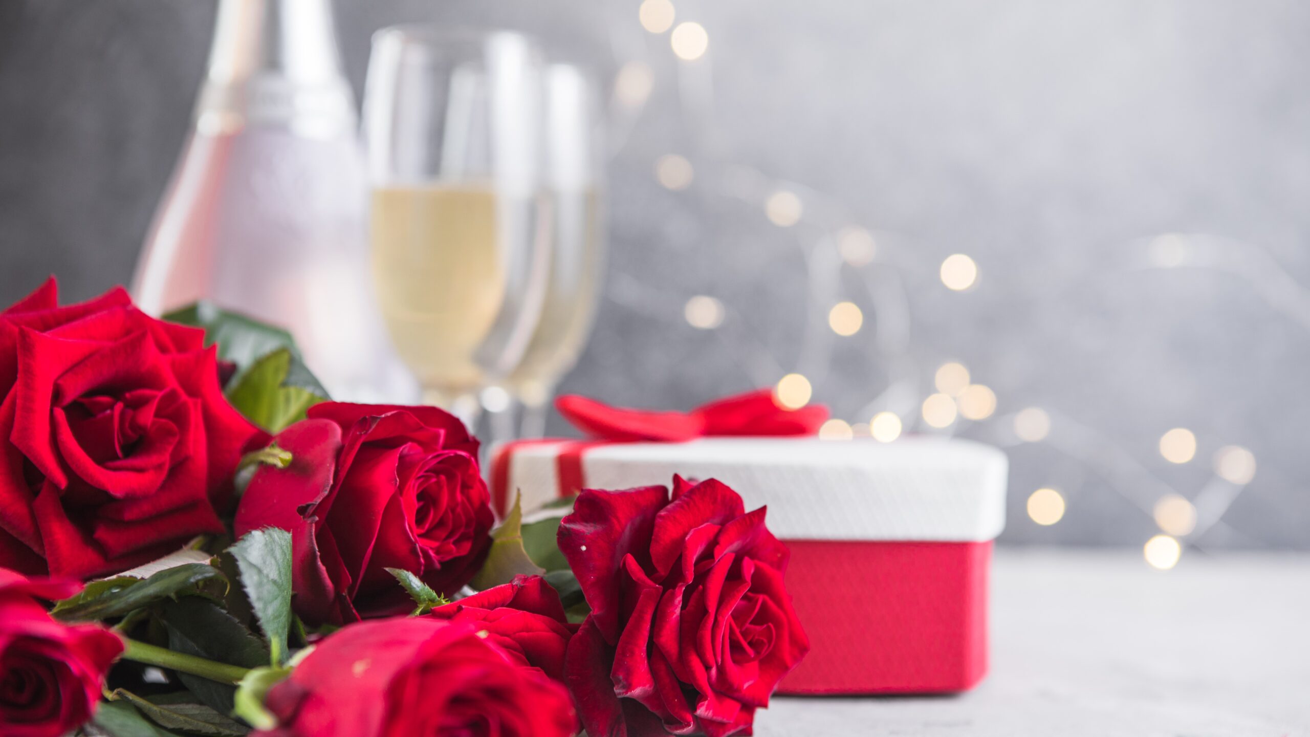 champagne-and-red-roses-with-bokeh-valentine-s-se-2023-01-17-05-09-16-utc